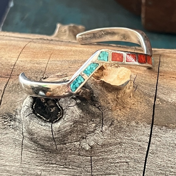 Vintage Sterling Silver Turquoise and Coral Inlay Bracelet - Picture 2 of 9